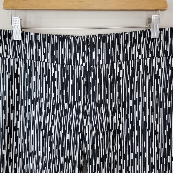 Worth | Black & Ivory Print Cropped Ankle Pants - Picture 4 of 6